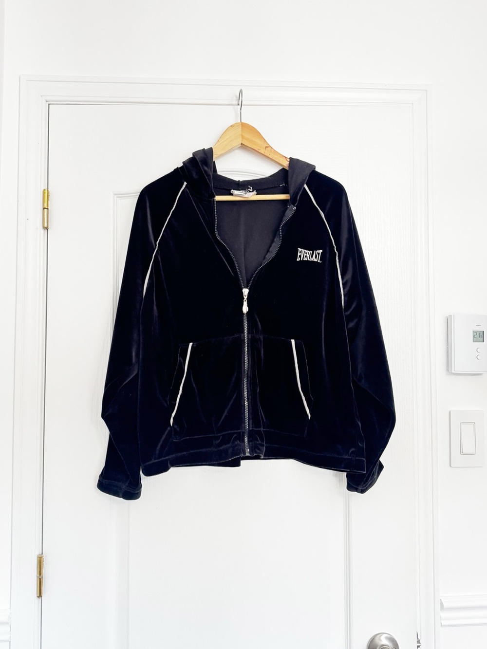 EVERLAST | Black Suede Zip Up Sweater With White Outline